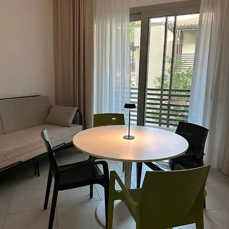 Prassitele Apartment