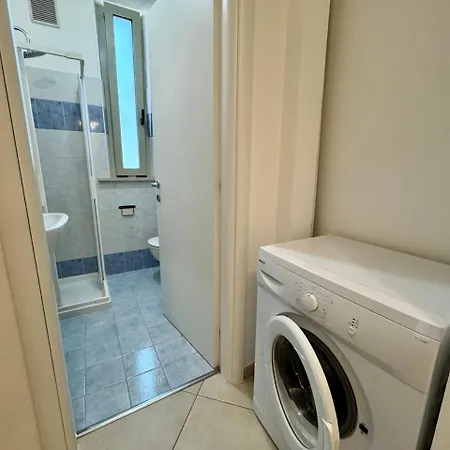 Prassitele Apartment *